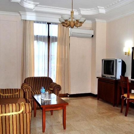 Pia Hotel Pangkalpinang Pangkalan Baru Εξωτερικό φωτογραφία